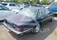 1990 Jaguar XJ photo