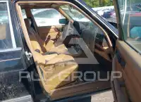 1990 Mercedes Benz 560 фото