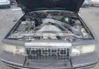 1993 Lincoln Town фото