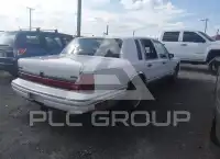 1994 Lincoln Town photo