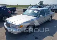 1995 Lincoln Town фото