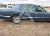 1996 Lincoln Town фото