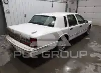 1996 Lincoln Town фото