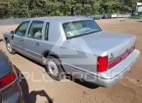 1997 Lincoln Town фото
