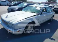 1998 Jaguar XJ photo