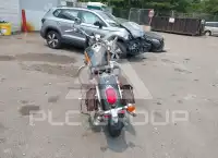 1998 Honda VT750 фото
