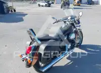 1998 Honda VT750 фото