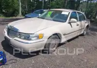 1998 Lincoln Town фото
