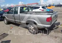 1999 Chevrolet S10 фото