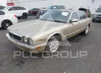 1999 Jaguar XJ photo