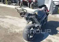 1999 Suzuki GSX-R750 фото