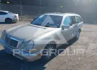 1999 Mercedes Benz E 320 photo