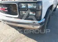 1999 GMC Suburban photo