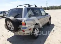 1999 Toyota RAV4 фото