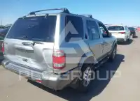 2000 Nissan PATHFINDER photo