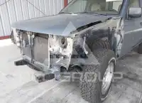 2000 Nissan FRONTIER фото