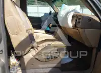 2000 Chevrolet Suburan photo