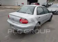2000 Chevrolet Metro photo