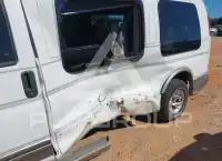 2000 Chevrolet Express photo