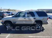2000 Chevrolet Blazer photo