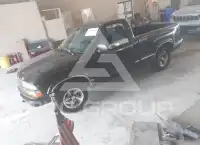 2000 Chevrolet S10 photo