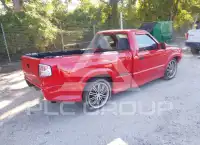 2000 Chevrolet S10 фото