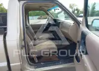 2000 Mazda B2500 фото