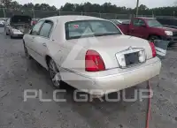 2000 Lincoln Town фото