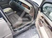 2000 Lincoln Town photo