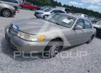 2000 Lincoln Town photo