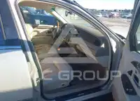 2000 Lincoln Town фото
