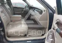 2000 Lincoln Town photo