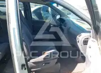 2000 Chrysler Grand Voyager photo