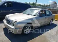 2000 Mercedes Benz E 320 photo