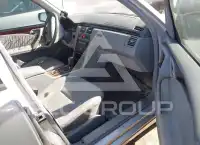 2000 Mercedes Benz E 320 фото