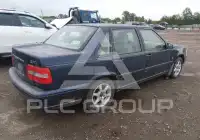 2000 Volvo S70 photo