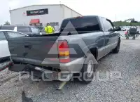 2000 GMC Sierra photo