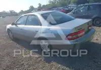 2000 Lexus ES300 photo