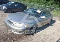 2000 Lexus ES300 photo