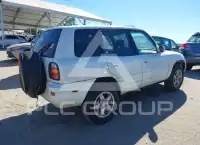 2000 Toyota RAV4 photo