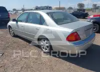 2000 Toyota AVALON photo