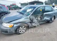 2000 Toyota AVALON photo