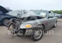 2000 Ford CROWN photo