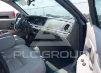 2000 Ford CROWN фото