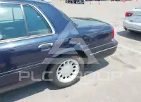 2000 Ford CROWN фото