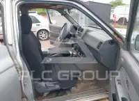 2001 Nissan FRONTIER photo