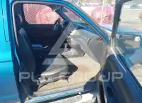 2001 Nissan FRONTIER photo