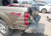 2001 Nissan FRONTIER фото