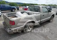 2001 Chevrolet S10 photo