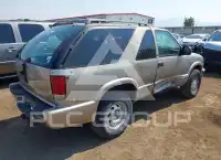2001 Chevrolet Blazer photo